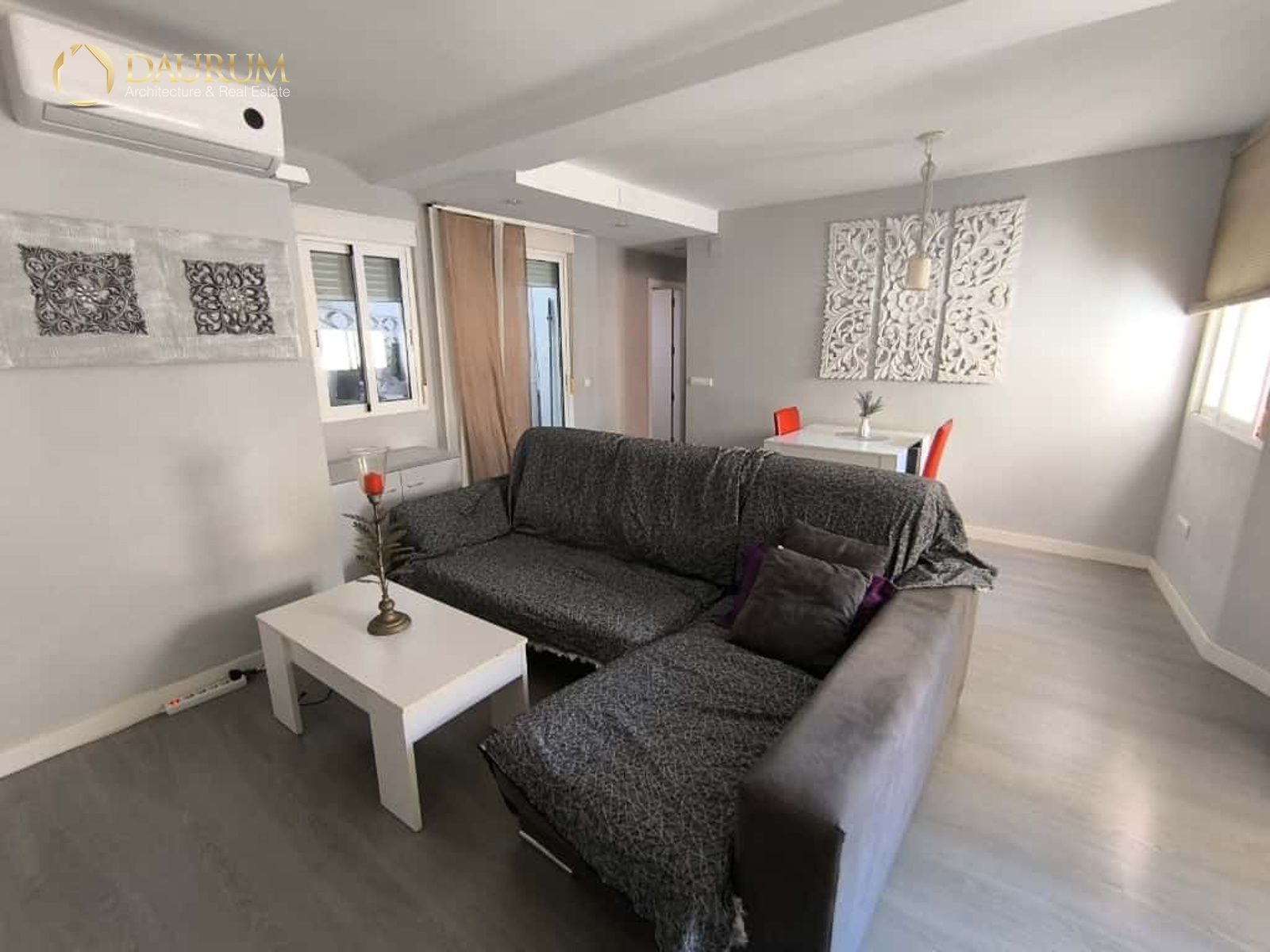 Sala d'estar de Pis en venda en San Vicente del Raspeig / Sant Vicent del Raspeig amb Aire condicionat i Moblat