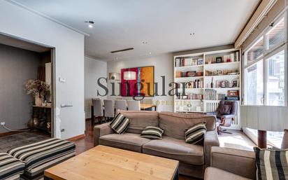 Living room of Flat for sale in  Barcelona Capital  with Air Conditioner, Terrace and Balcony