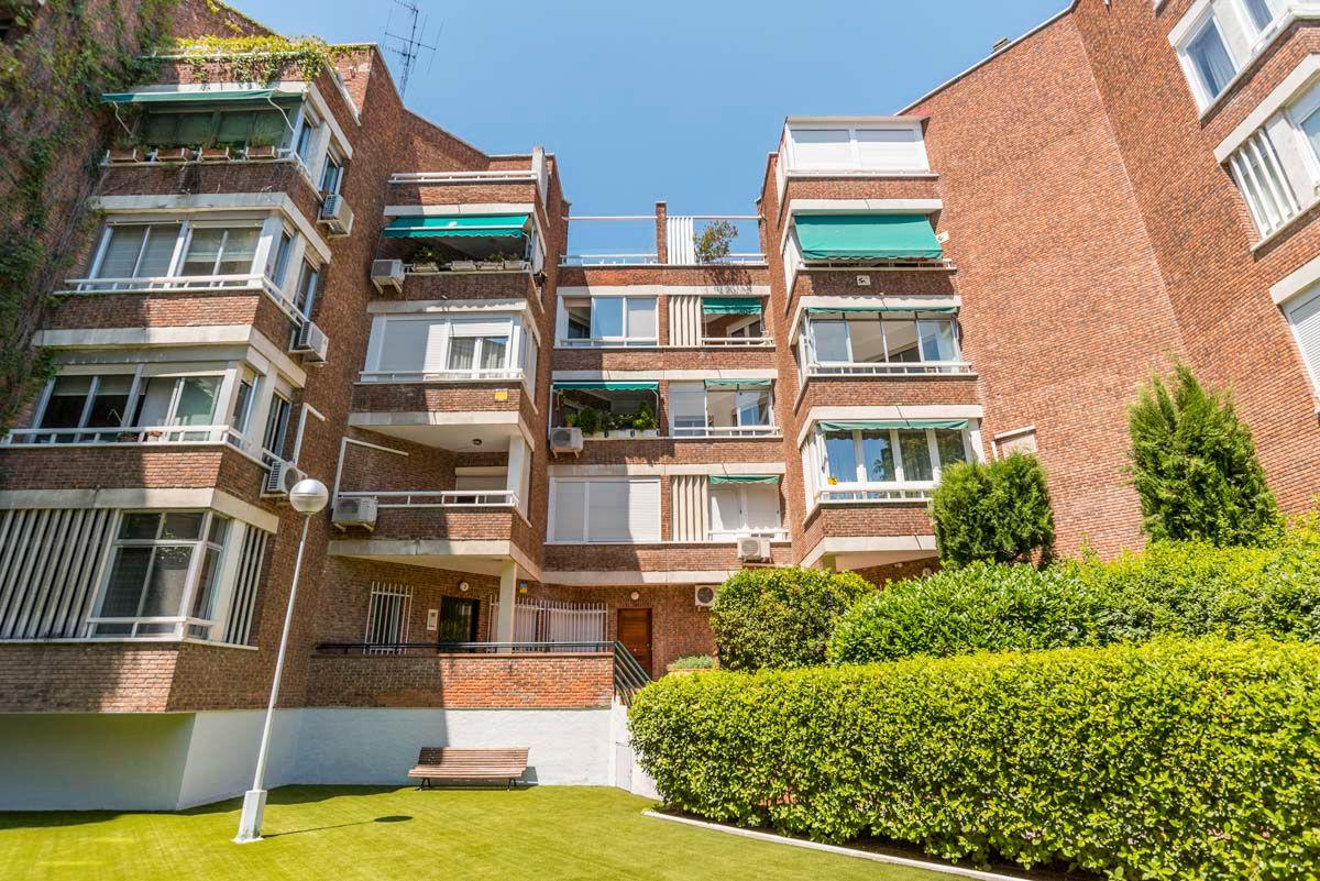 Vista exterior de Estudio en venta en  Madrid Capital con Calefacción y Piscina comunitaria