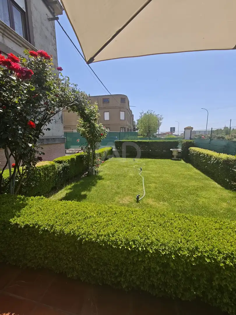 Jardí de Casa o xalet en venda en Urdiales del Páramo amb Calefacció
