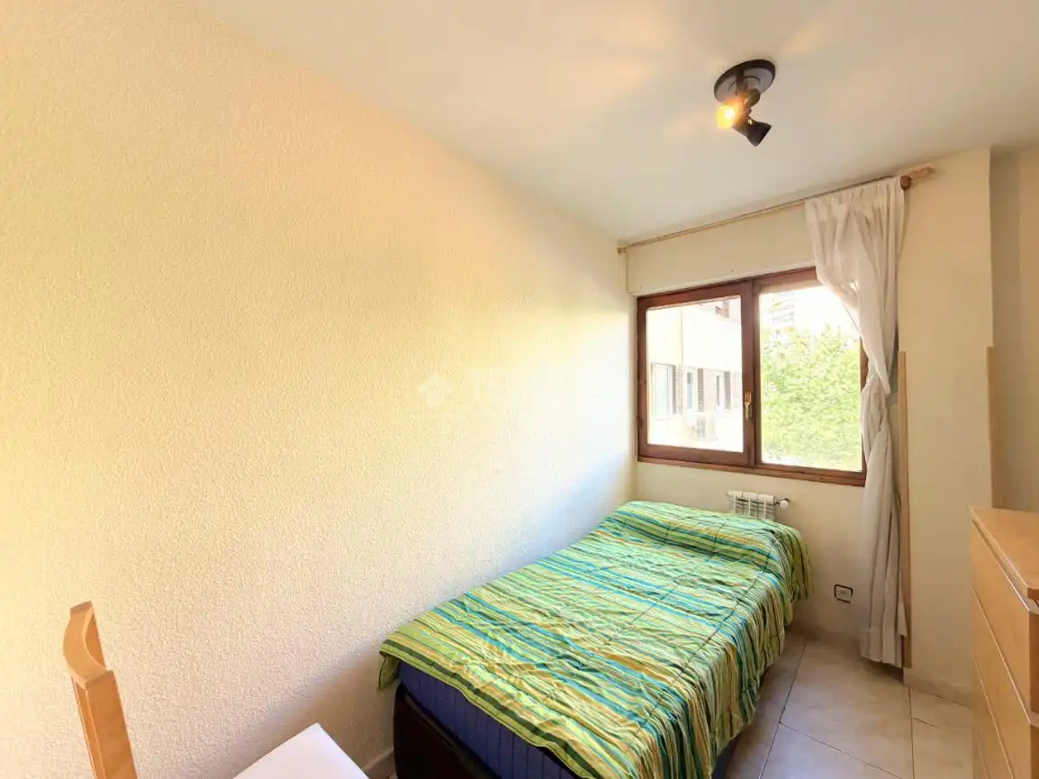 Habitación de Piso en venta en Madrid con Calefacción, Piscina y Piscina comunitaria