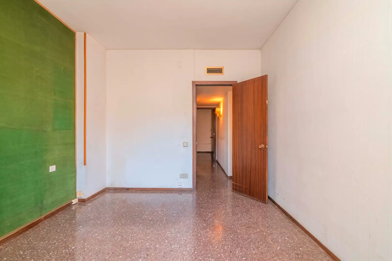 Habitación de Piso en venta en Barcelona con Aire acondicionado, Calefacción y Balcón