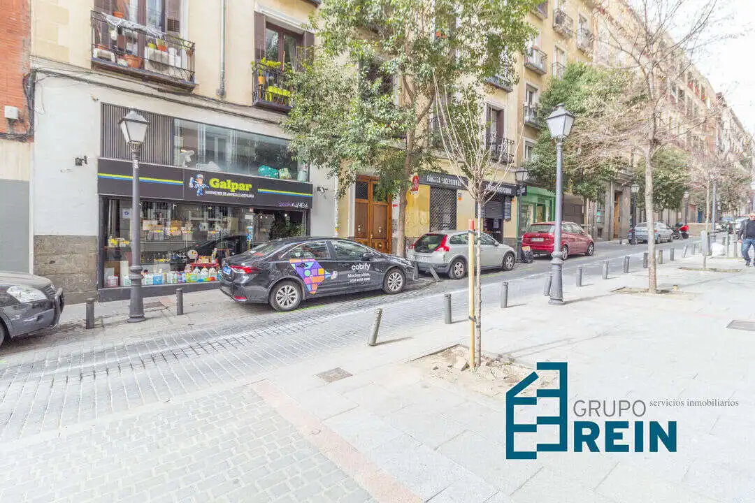 Außenansicht von Wohnung zum Verkauf in Madrid mit Klimaanlage und Heizung
