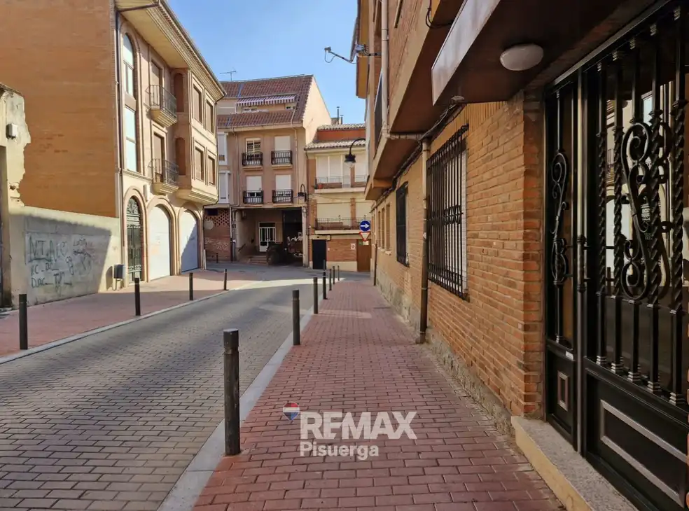 Vista exterior de Piso en venta en Benavente con Terraza y Balcón