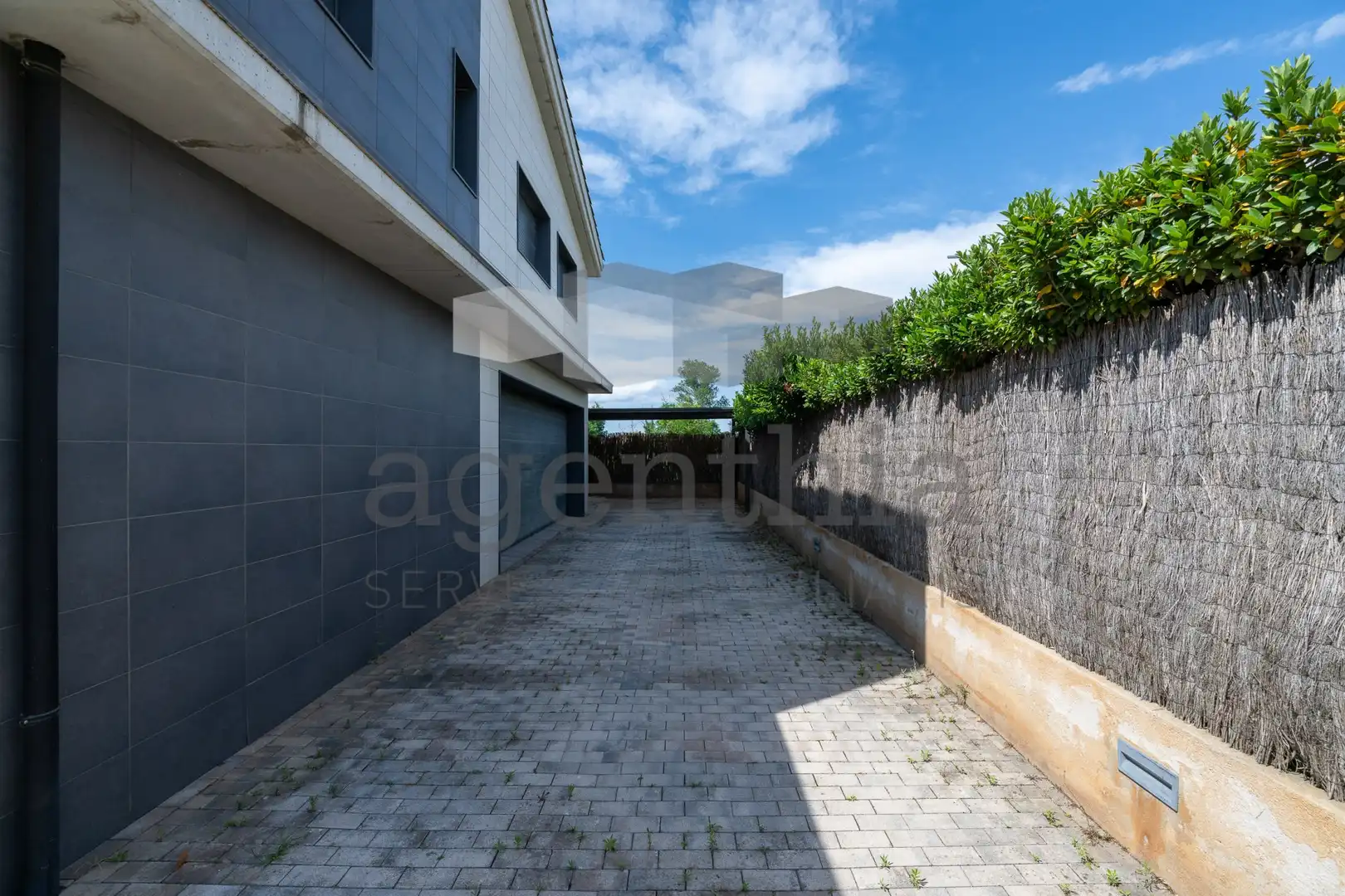 Exterior view of Houses for sale in Vilobí d'Onyar  with Heating, Storage room and Furnished