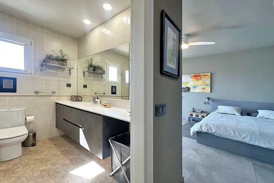 Bathroom of Houses for sale in Hoyo de Manzanares  with Air Conditioner, Heating and Private garden