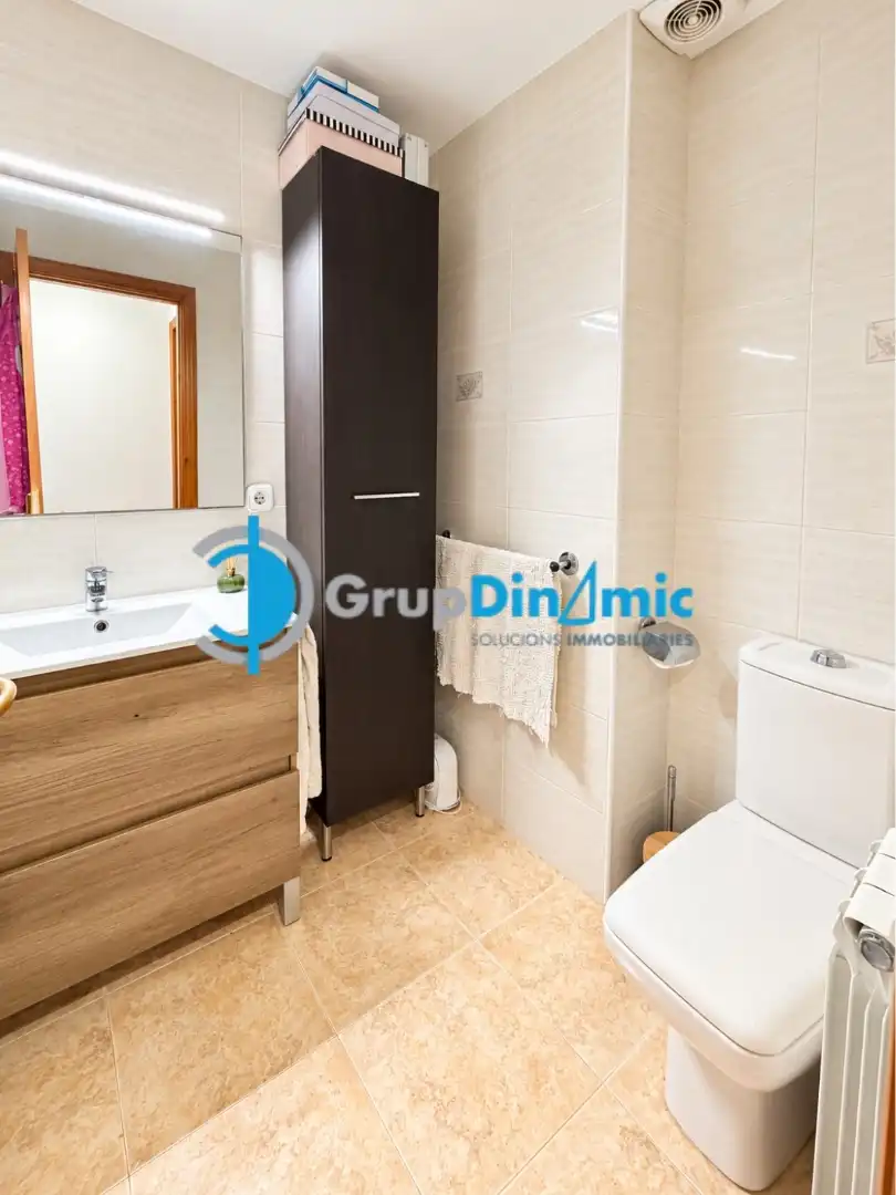 Bathroom of Duplexes for sale in Avinguda Catalunya