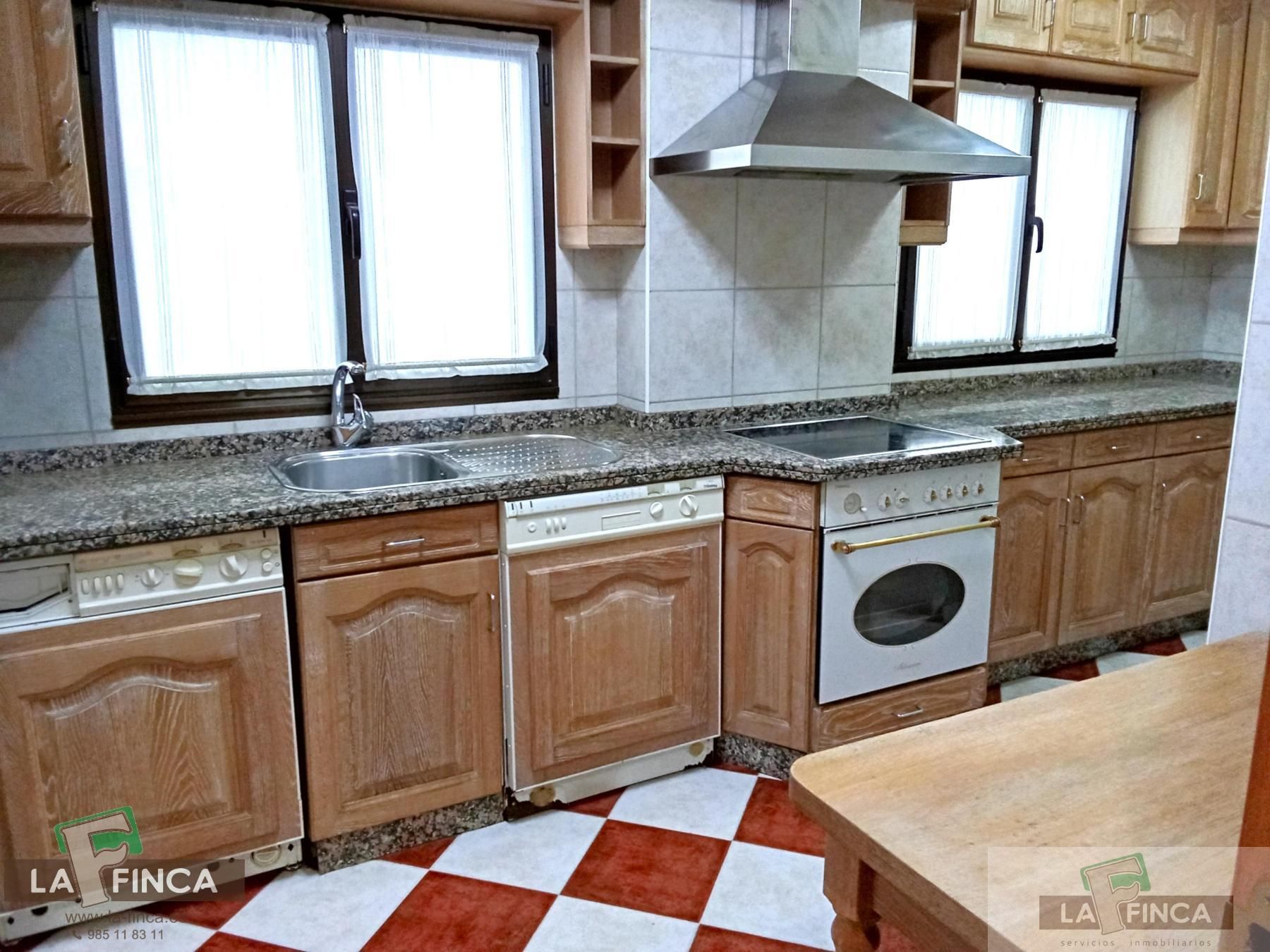 Flat for sale in Salesas - Foncalada - Campoamor
