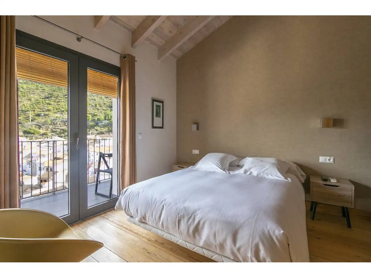 Dormitori de Casa o xalet en venda en Chulilla amb Aire condicionat, Calefacció i Jardí privat