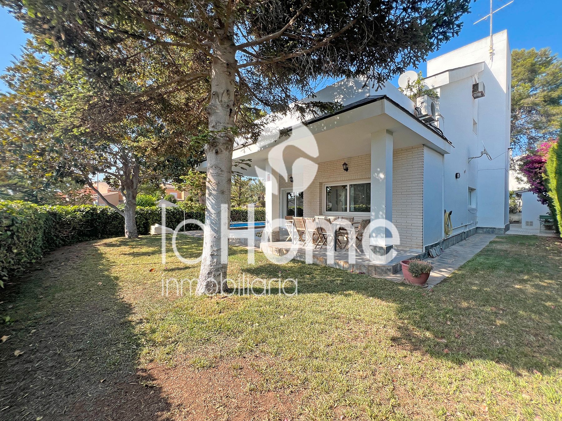 Vista exterior de Casa o chalet en venta en L'Eliana con Aire acondicionado, Calefacción y Jardín privado
