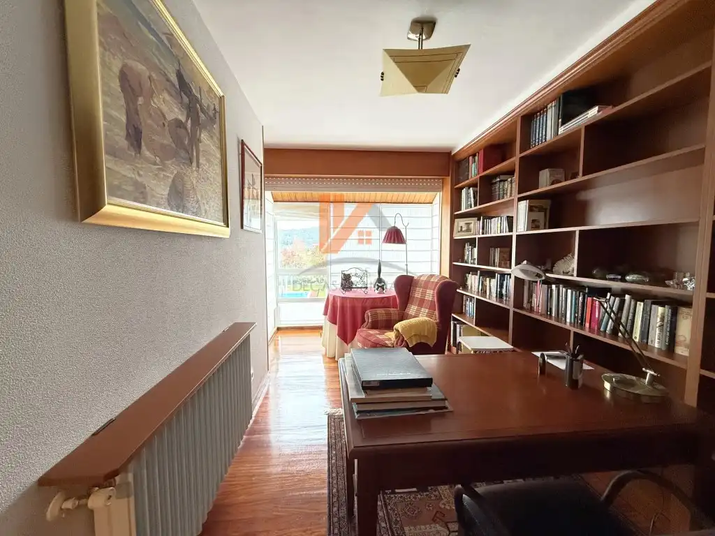 Sala de estar de Casa adosada en venta en Brión con Jardín privado, Terraza y Piscina