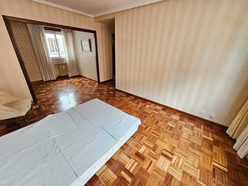 Habitación de Piso en venta en Avilés