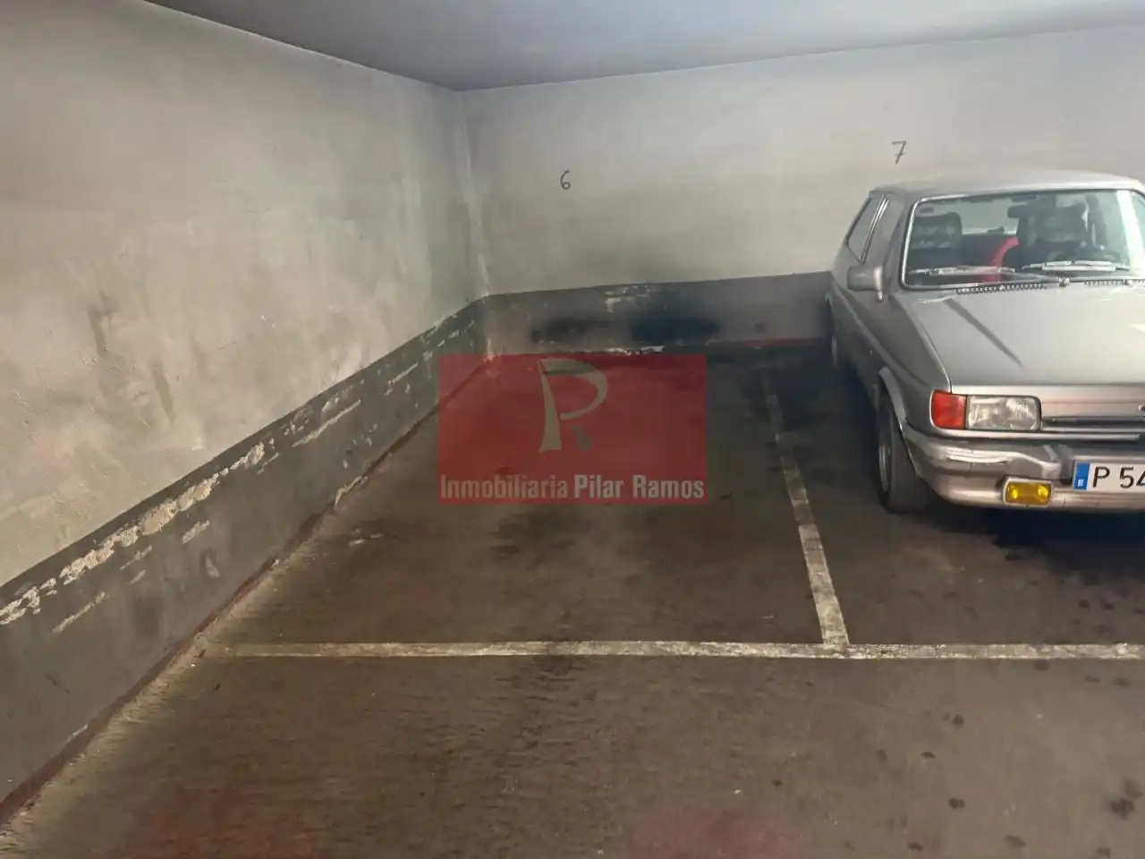 Aparcament de Pis en venda en León Capital  amb Calefacció, Terrassa i Traster