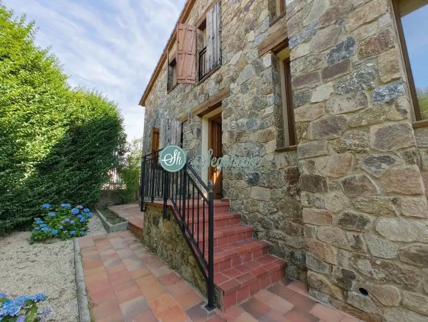 Vista exterior de Casa o chalet en venta en Palazuelos de Eresma con Calefacción, Terraza y Amueblado