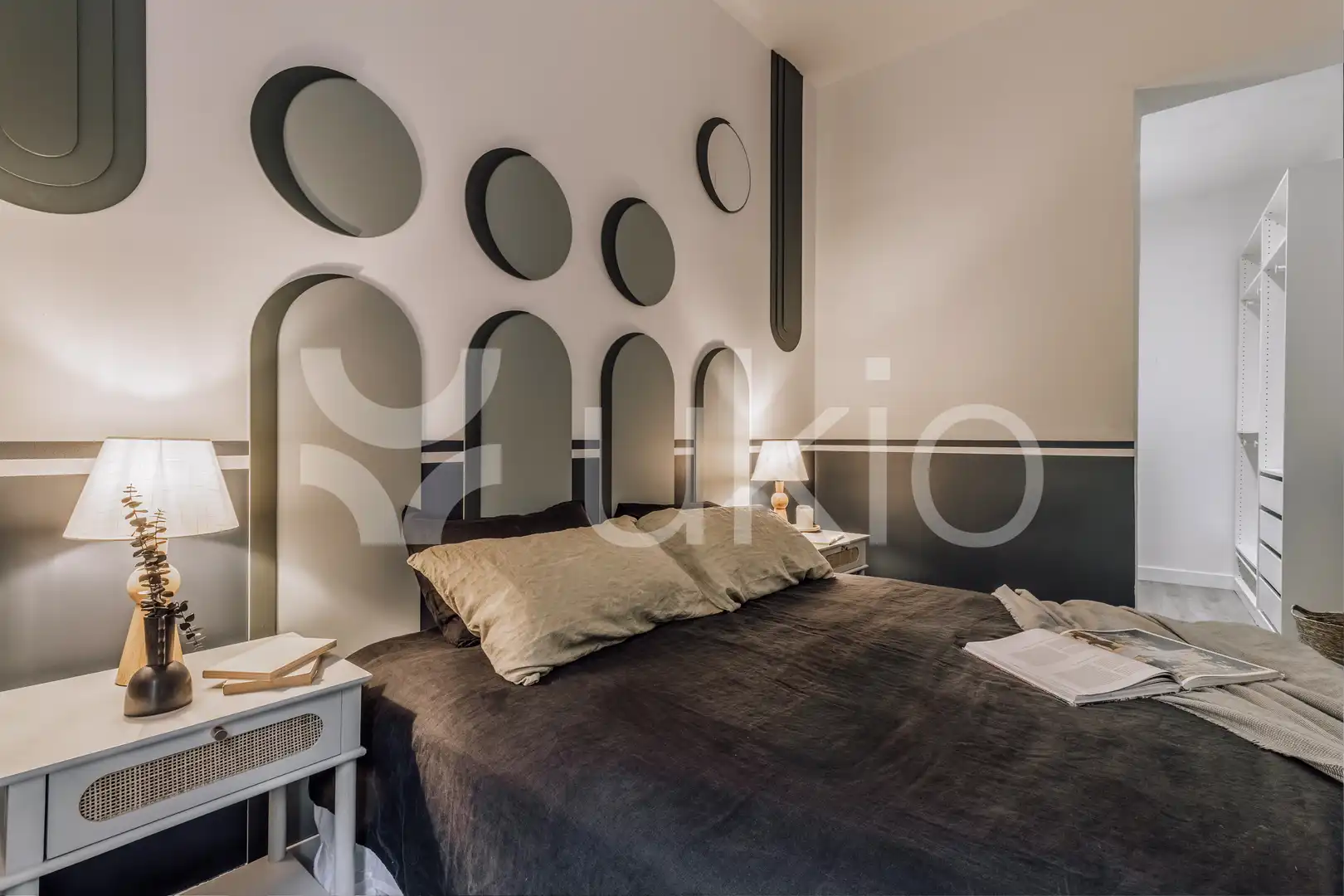 Dormitori de Apartament de lloguer en Madrid amb Aire condicionat, Calefacció i Moblat