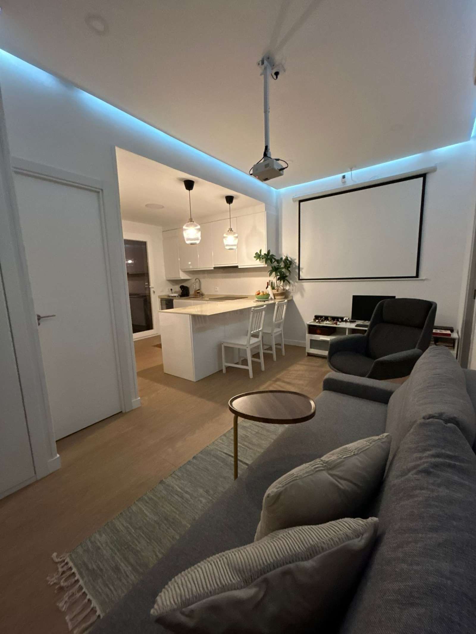 Living room of Study to share in  Madrid Capital  with Air Conditioner, Heating and Terrace