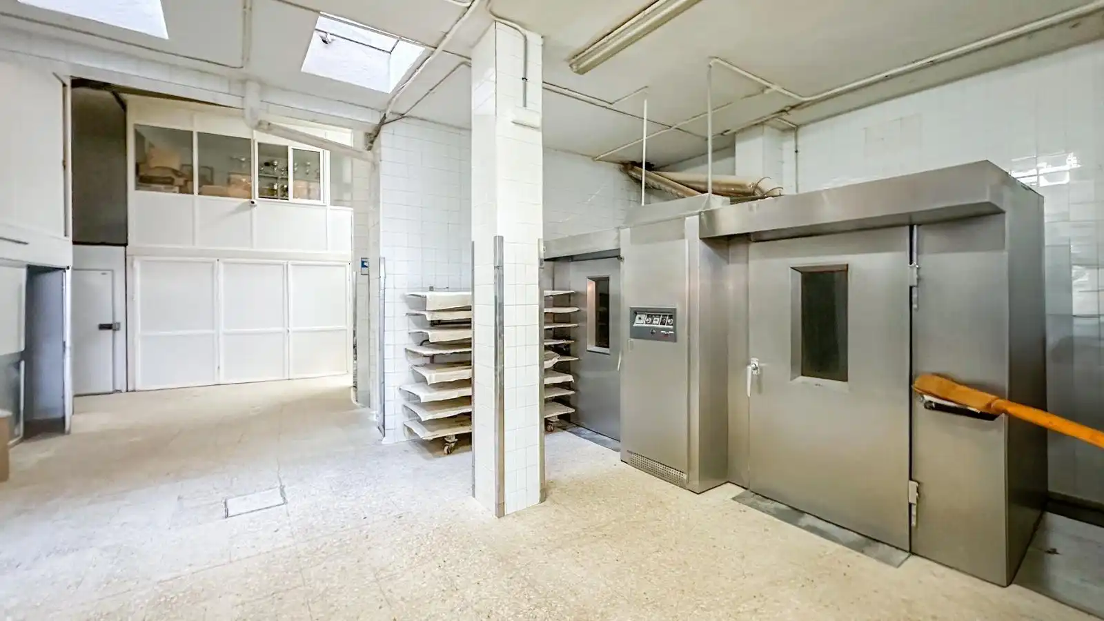 Inmuebles singulares con ascensor en venta en Avenida Blas Infante 62, imagen 18