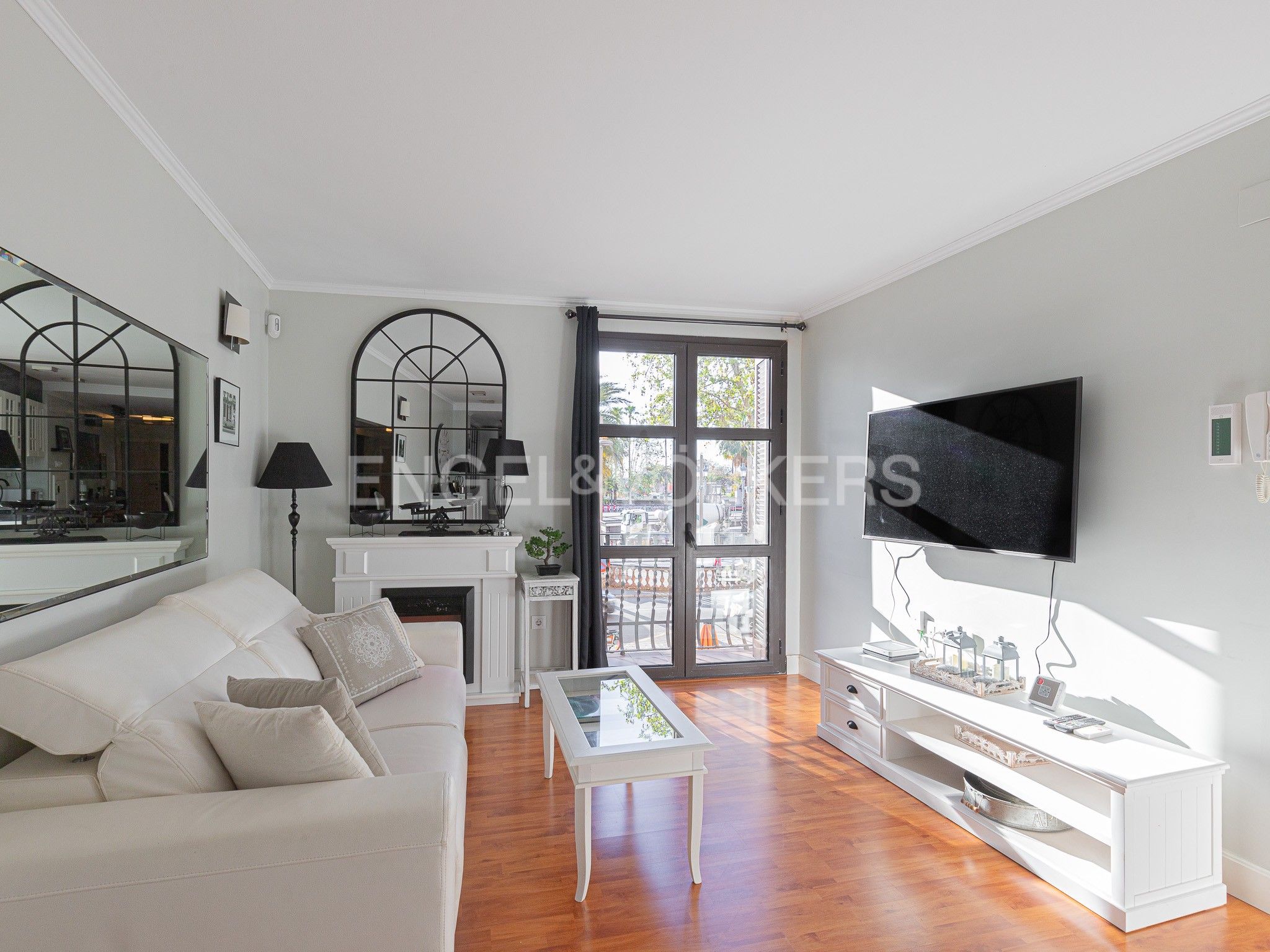 Living room of Apartment for sale in  Barcelona Capital  with Heating and Balcony