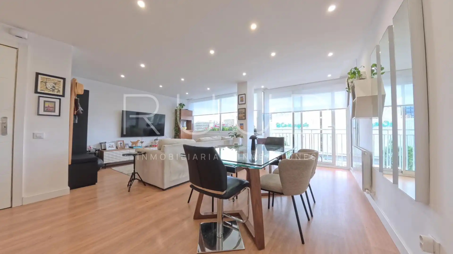 Sala de estar de Piso de alquiler en Barcelona con Aire acondicionado, Calefacción y Parquet