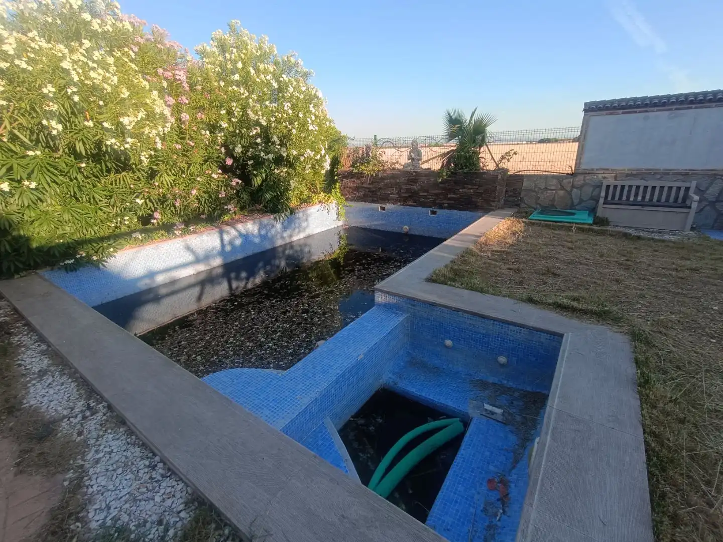 Chalet con piscina en venta en Avenida Aragoneses 1, imagen 6
