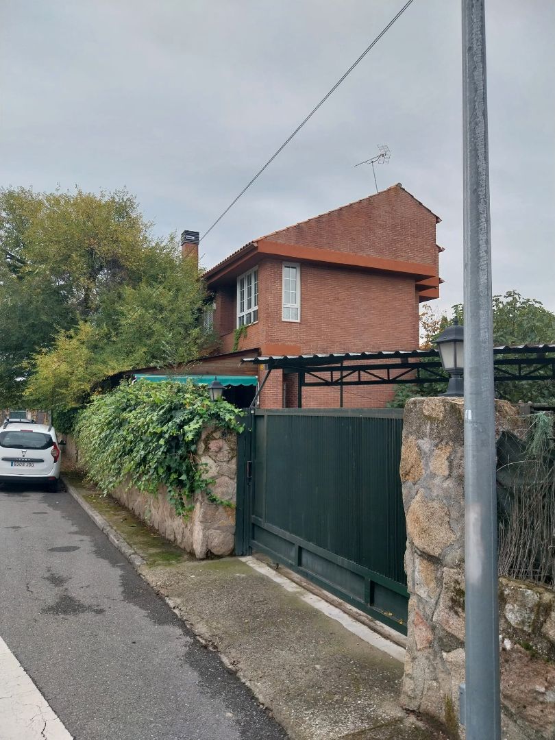 Exterior view of Flat for sale in Las Rozas de Madrid  with Terrace and Storage room