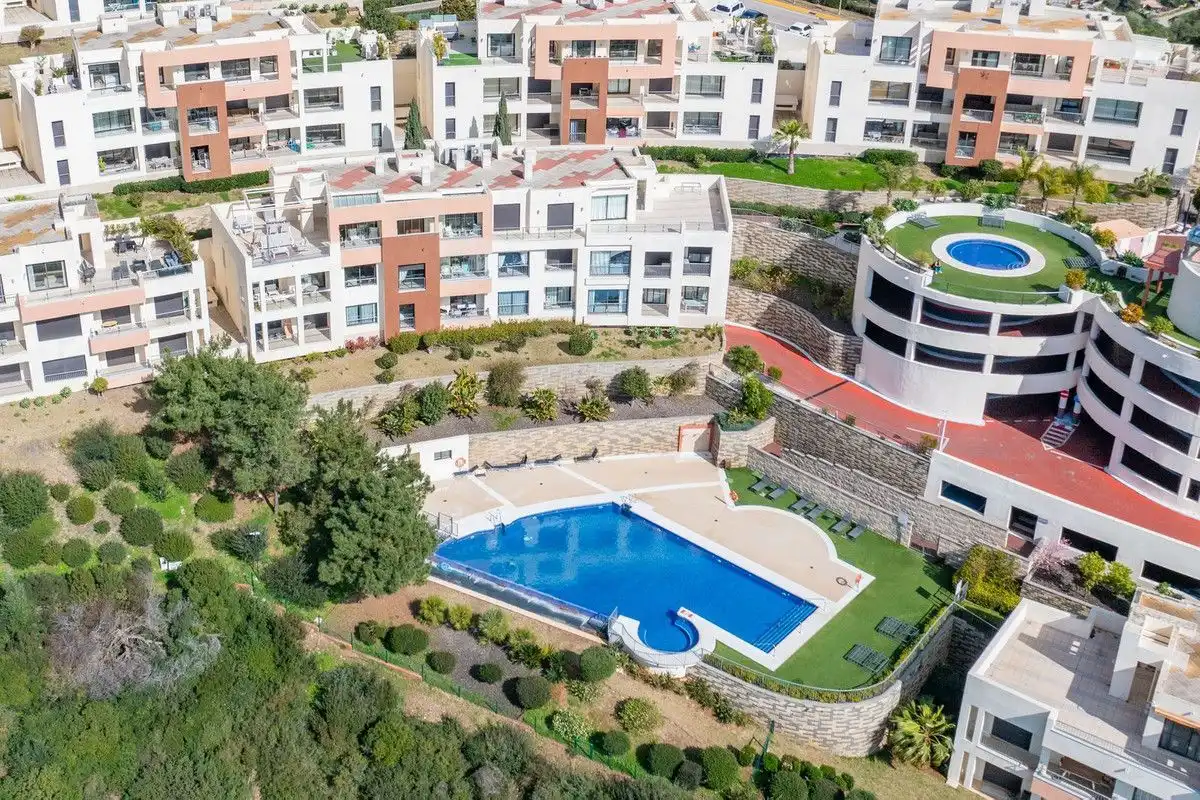Vista exterior de Àtic en venda en Marbella amb Aire condicionat, Calefacció i Terrassa