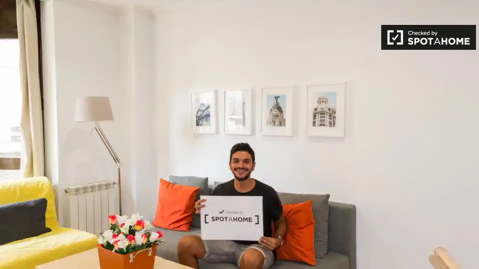 Flat for rent in Adelfas