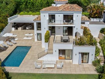 Haus mit Pool zum Verkauf in Nueva Andalucía