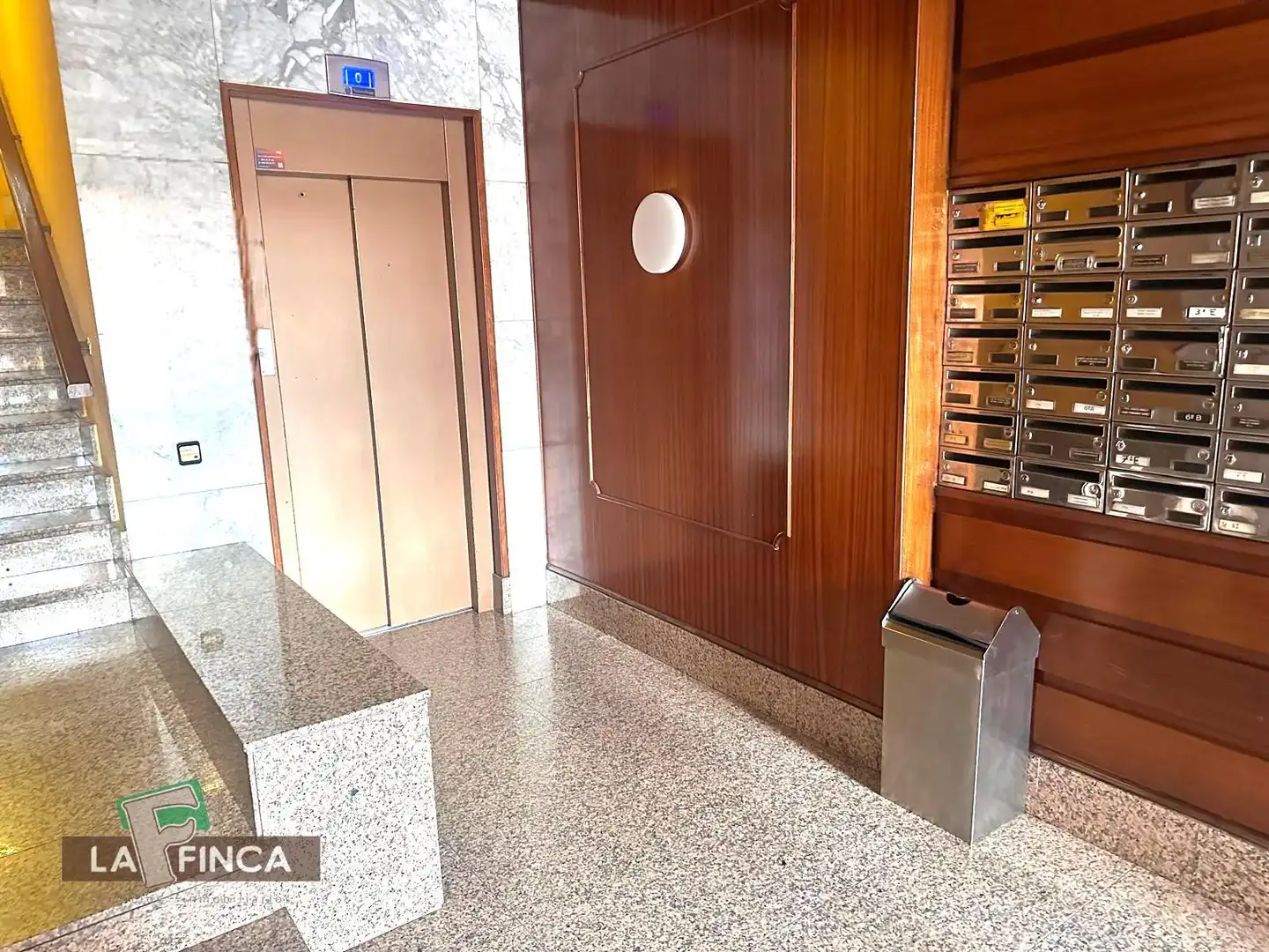 Piso en venta en Oviedo  con Calefacción, Parquet y Amueblado