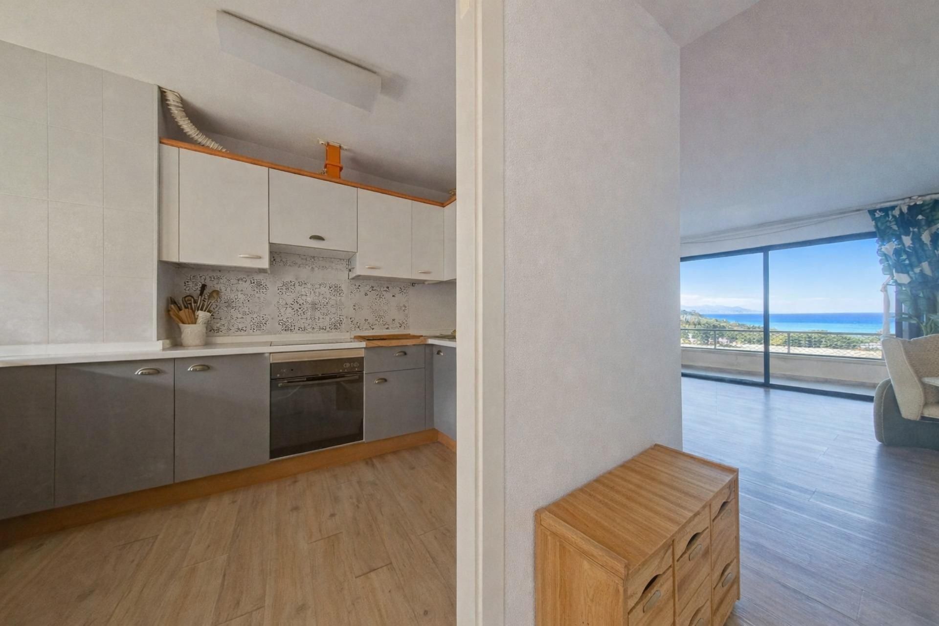 Cuina de Apartament en venda en Salou amb Aire condicionat, Parquet i Terrassa
