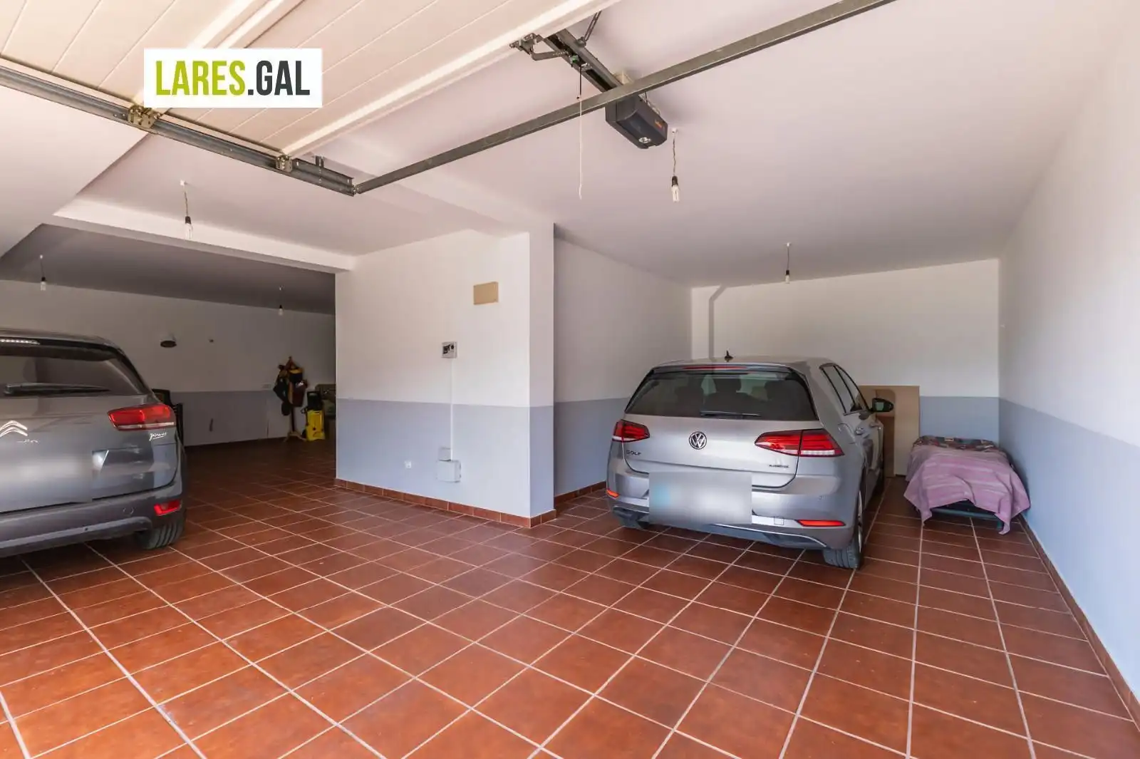 Parkplatz von Haus oder Chalet zum Verkauf in Cangas  mit Heizung, Terrasse und Möbliert