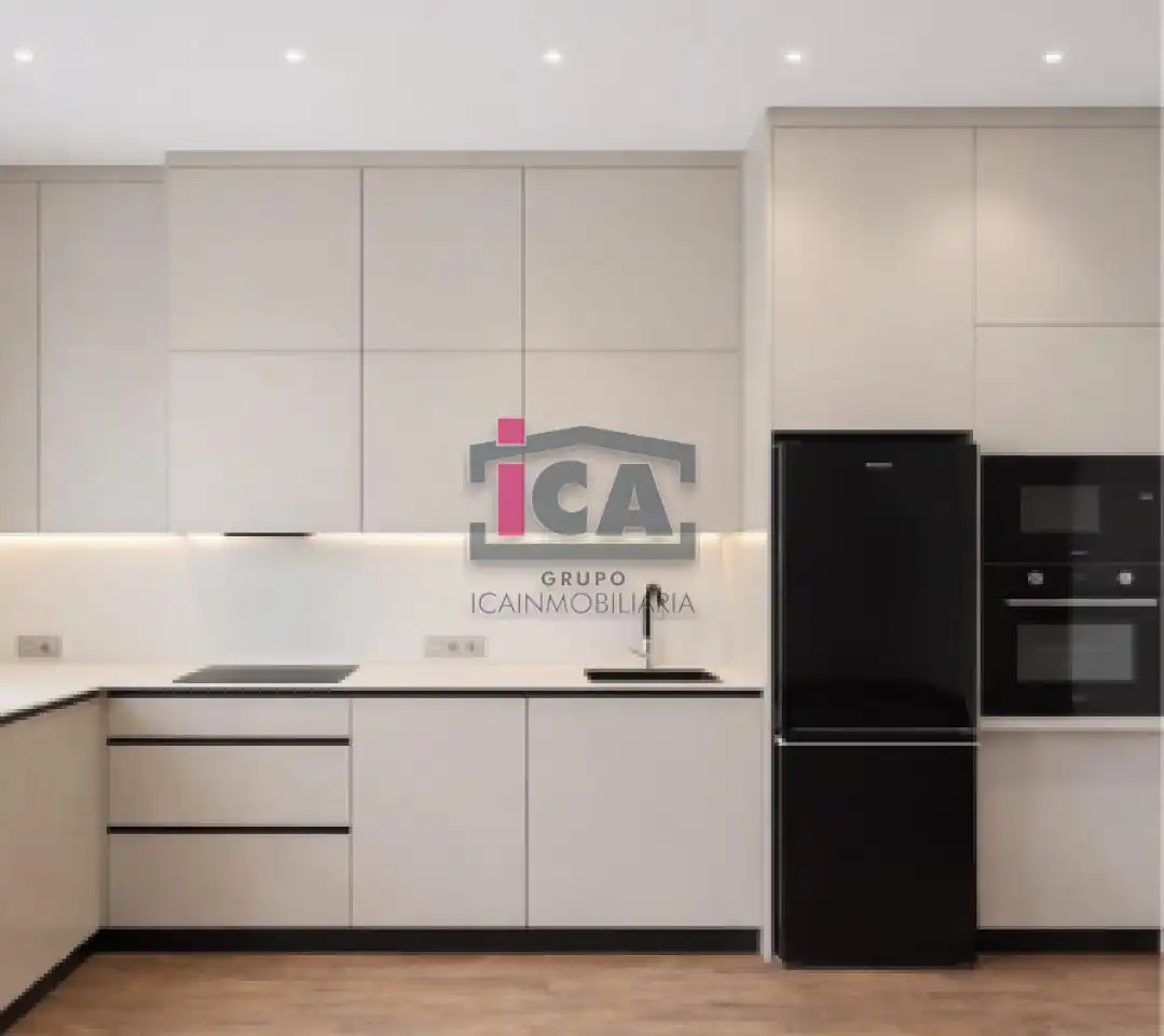 Cuina de Apartament en venda en Cáceres amb Aire condicionat i Calefacció
