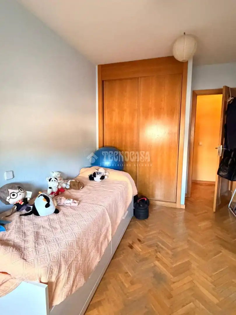 Bedroom of Flat for sale in Valdemoro  with Air Conditioner, Storage room and Community pool