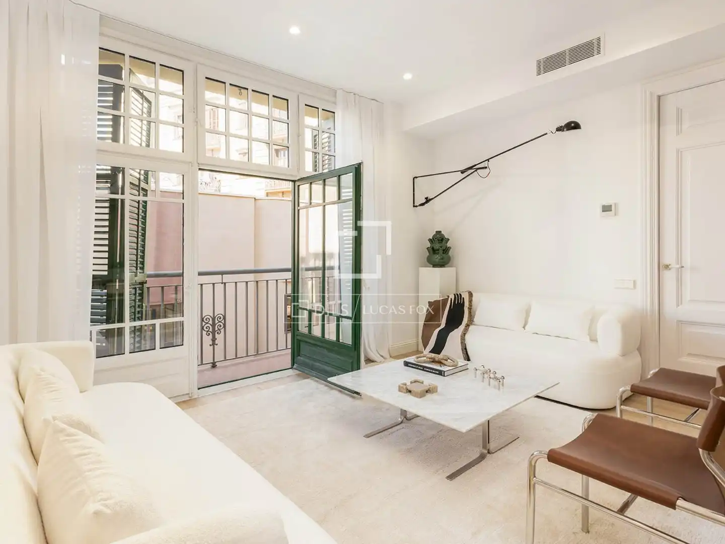 Sala de estar de Piso en venta en Barcelona con Aire acondicionado, Calefacción y Parquet