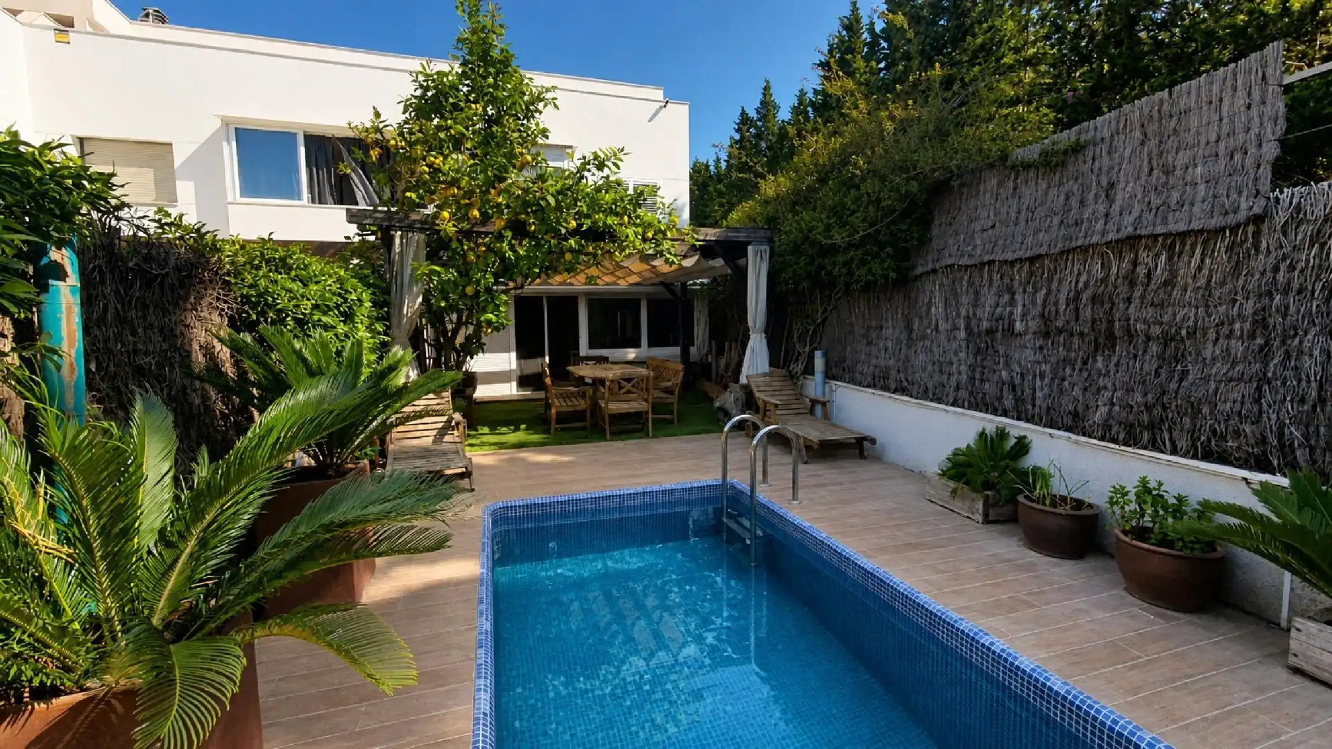 Swimming pool of Detached homes for sale in Canet de Mar  with Air Conditioner, Private garden and Terrace