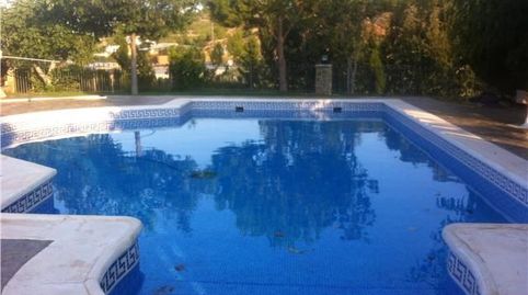 se alquila chalet súper equipado para larga estancia con luz incluida.
