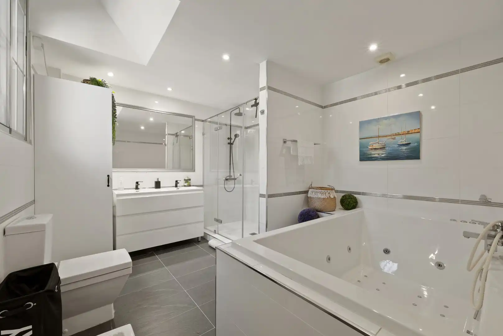 Badezimmer von Einfamilien-Reihenhaus zum Verkauf in Benalmádena mit Klimaanlage, Terrasse und Schwimmbad