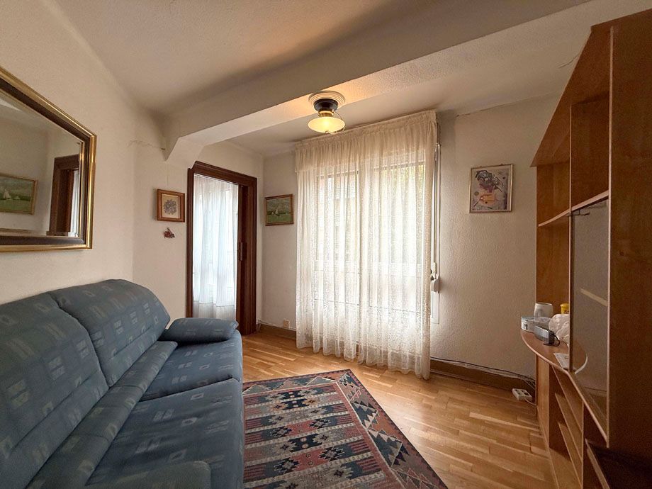 Sala d'estar de Pis en venda en Vitoria - Gasteiz amb Traster