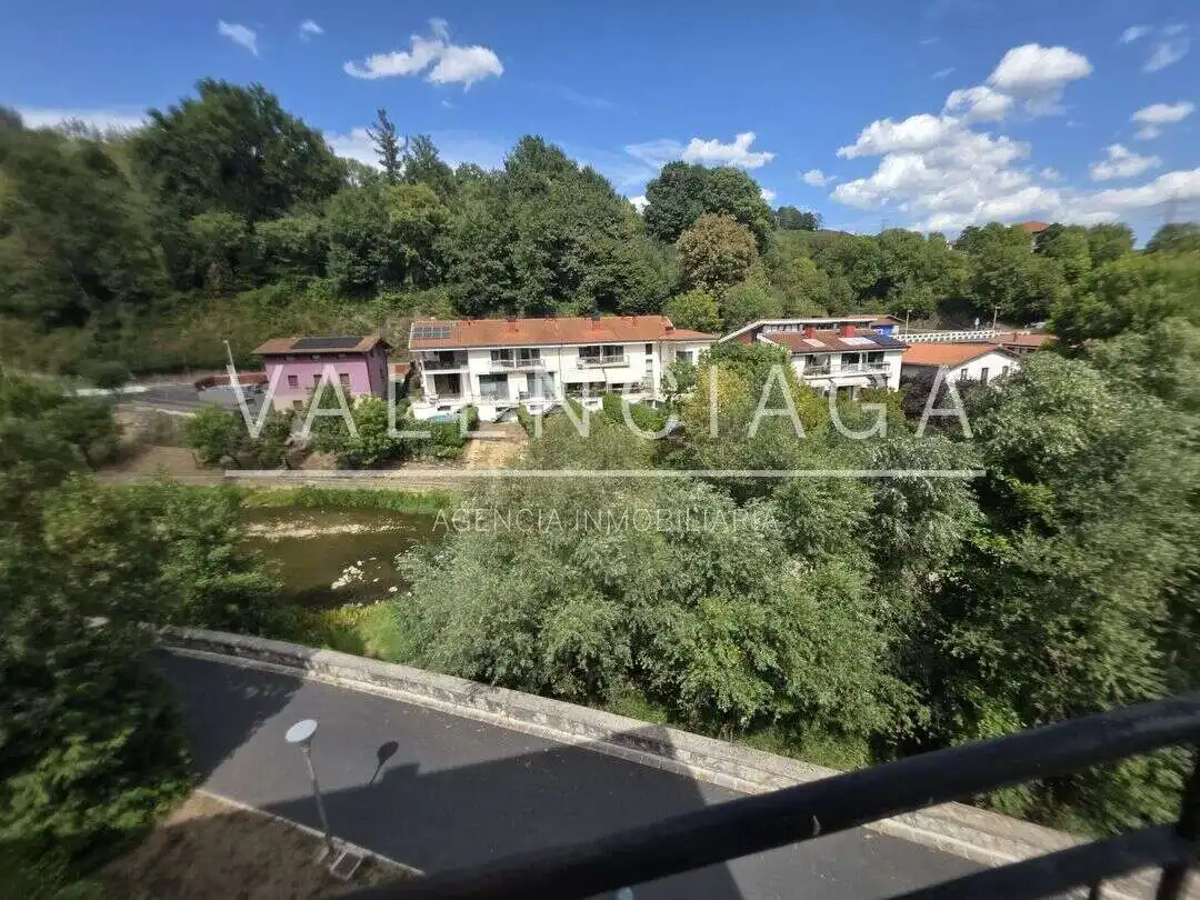 Vista exterior de Pis en venda en Legorreta amb Calefacció i Balcó