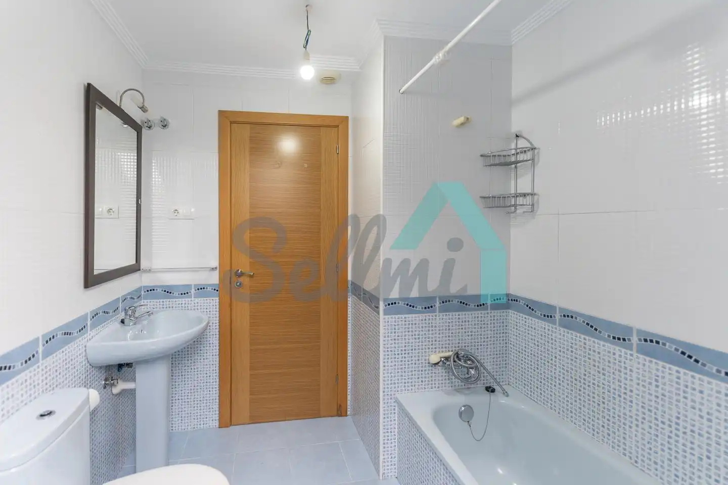 Badezimmer von Wohnung zum Verkauf in Valdés - Luarca mit Heizung und Parkett