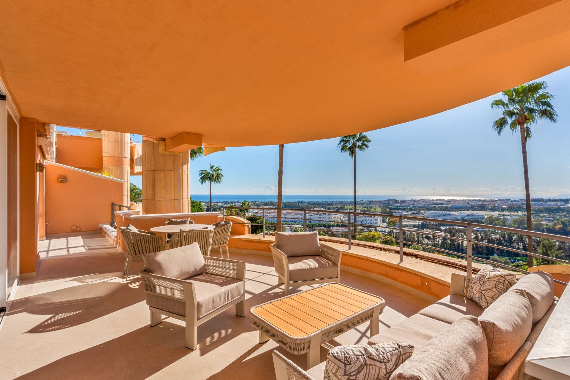 Terrasse von Wohnungen zum Verkauf in Marbella mit Klimaanlage, Terrasse und Schwimmbad