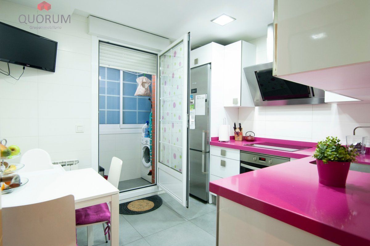 Cocina de Piso en venta en Galdakao con Calefacción, Terraza y Trastero