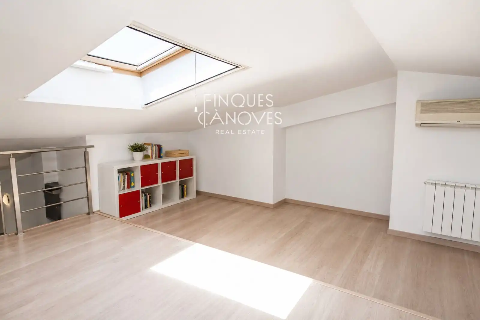 Living room of Attic for sale in Bescanó  with Air Conditioner, Heating and Parquet flooring