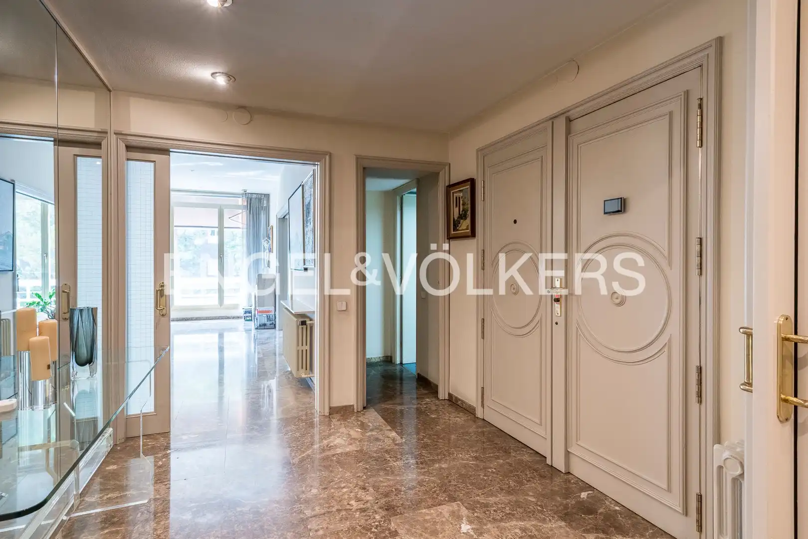 Flat for sale in Barcelona  with Air Conditioner, Heating and Private garden