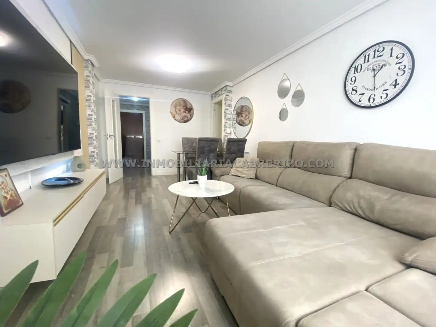 Sala de estar de Piso en venta en  Pamplona / Iruña con Calefacción, Parquet y Amueblado