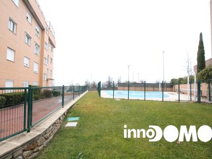 Vista exterior de Pis en venda en Colmenar Viejo amb Calefacció, Traster i Alarma