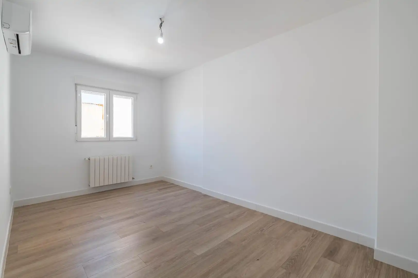 Habitación de Ático en venta en Granada con Aire acondicionado, Calefacción y Terraza