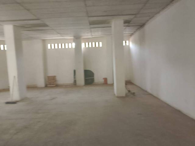 Local comercial en Alquiler en República de Malta en Tavernes de la Valldigna