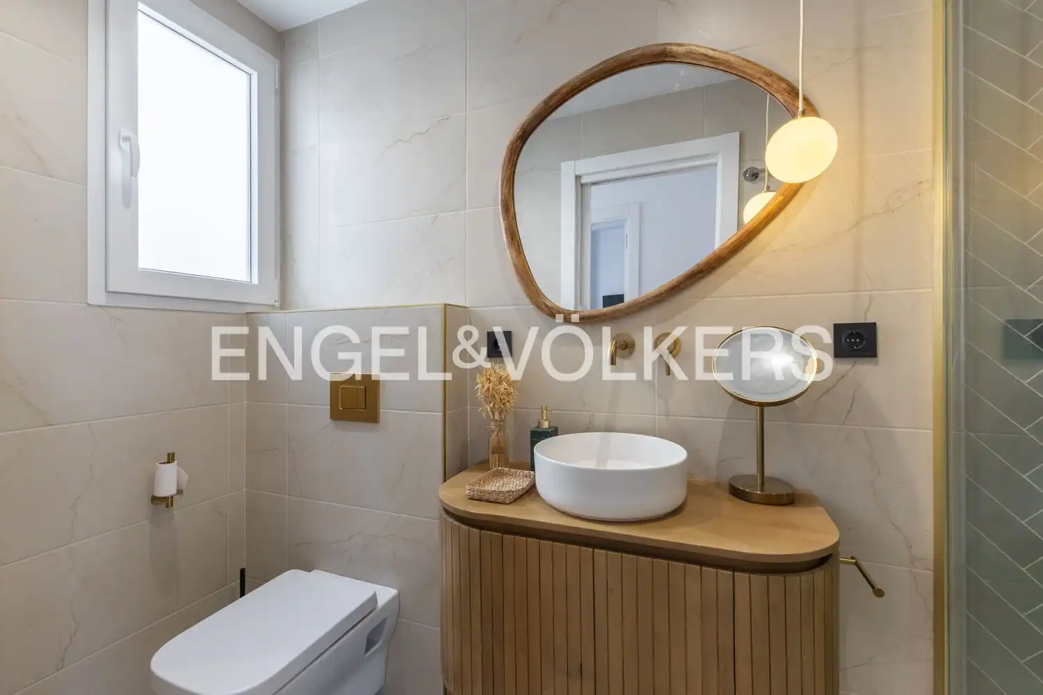 Baño de Piso en venta en Valencia con Aire acondicionado, Calefacción y Terraza