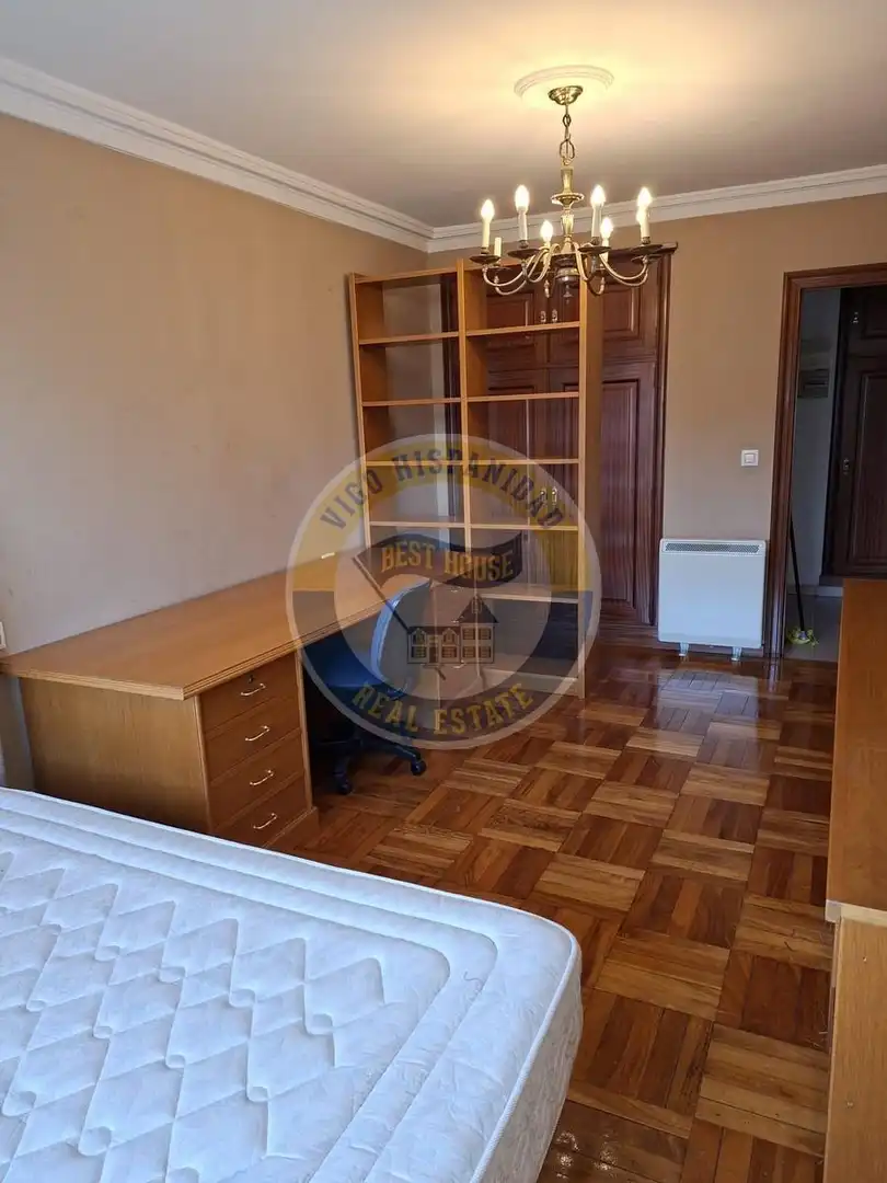 Habitación de Piso de alquiler en Vigo  con Calefacción, Parquet y Amueblado